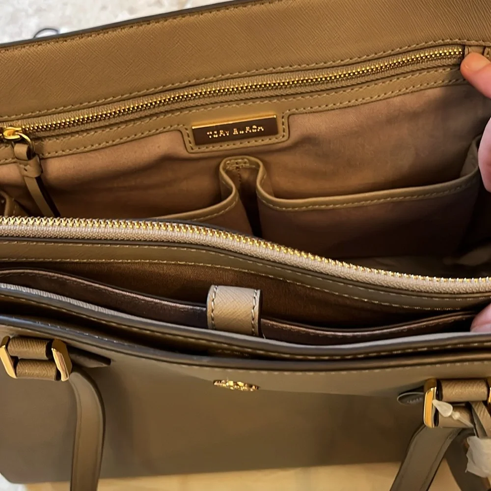 Tory Burch Robinson Large Tote - Picture 2 of 6